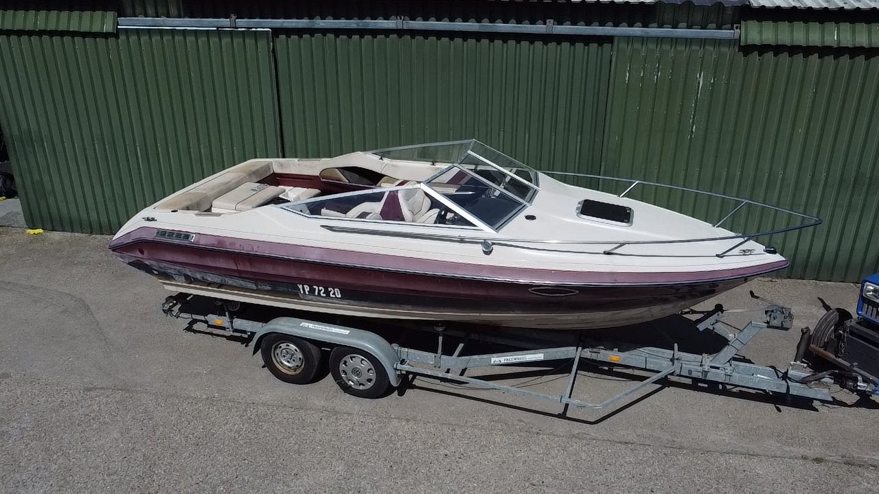 Tekoop maxum 2100 speedboot opknapper voor onderdelen, Watersport en Boten, Verzenden, Zo goed als nieuw, Motor en Techniek, Motorboot