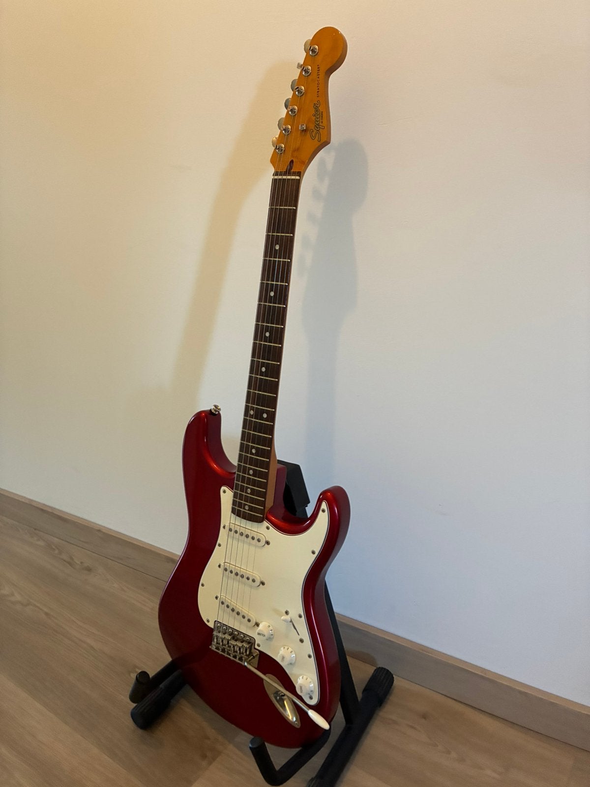Squier Classic Vibe 60’s Stratocaster Candy Apple Red, Muziek en Instrumenten, Ophalen, Zo goed als nieuw, Solid body, Fender