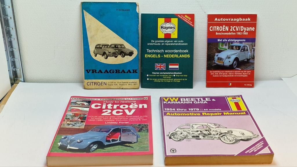Citroën 2CV en VW Kever/Karmann Ghia Handboeken, Ophalen of Verzenden, Gelezen, Citroën