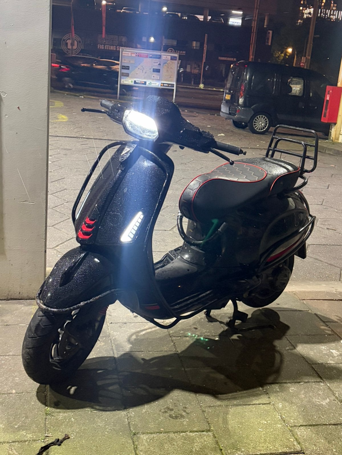 Vespa sprint eerste eigenaar *MET WINDSCHERM NIEUW IN DOOS*