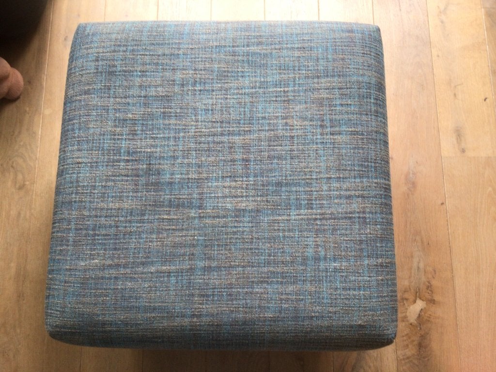Prachtige blauw-bruine stoffen hocker / poef / footstool, Ophalen, Zo goed als nieuw, 50 tot 75 cm, Vierkant