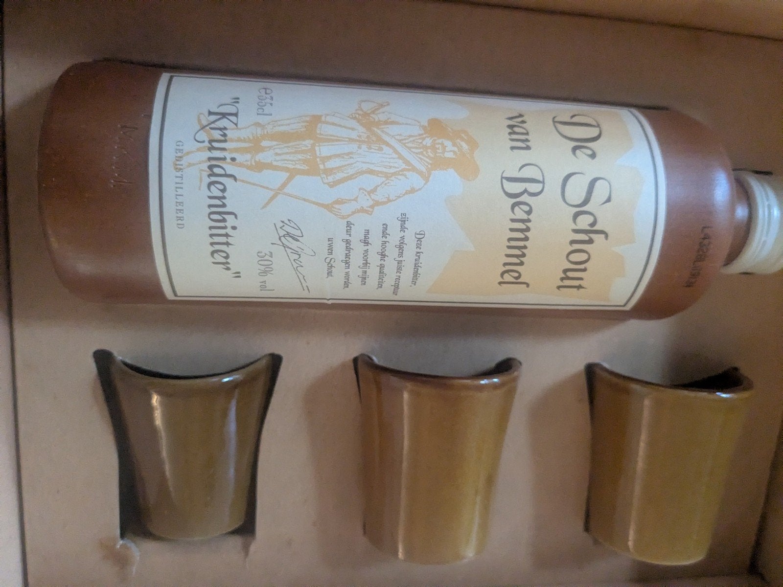 De Schout van Bemmel Kruidenbitter met glaasjes, Ophalen of Verzenden