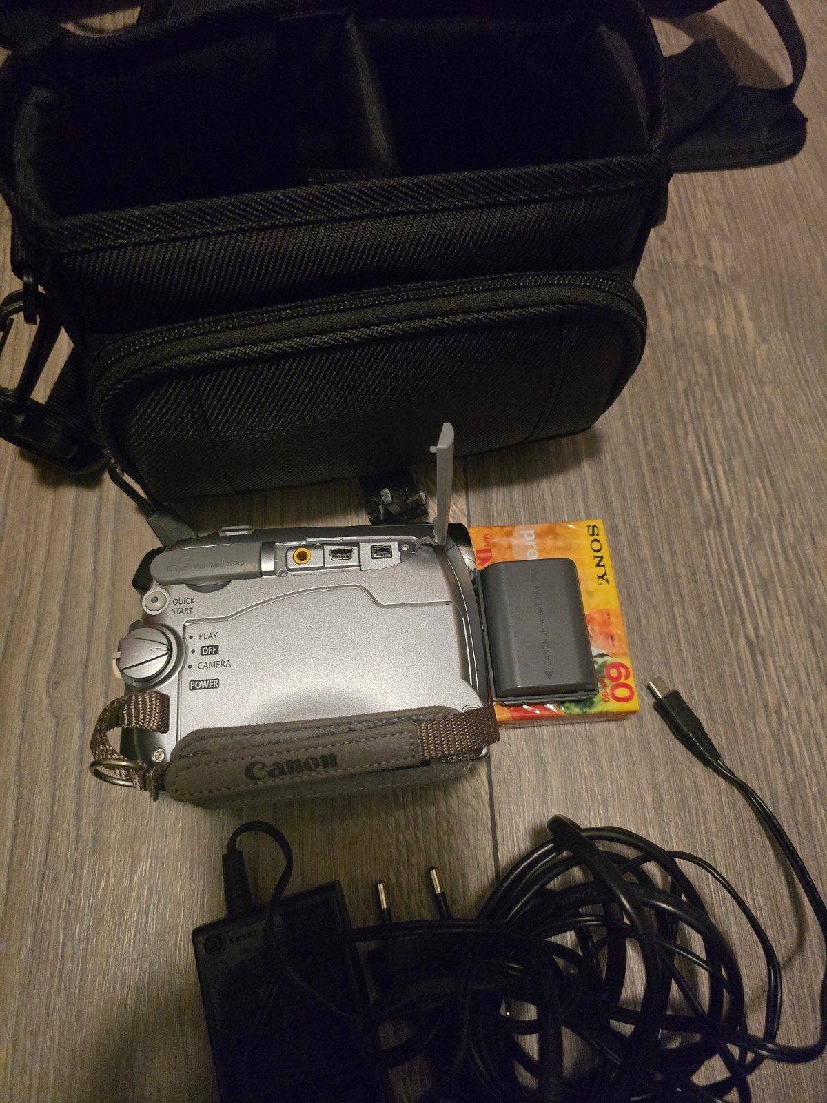 Canon MD150 MiniDV Camcorder met 35x optische zoom, Audio, Tv en Foto, Ophalen of Verzenden, Mini dv, Canon, 20x of meer