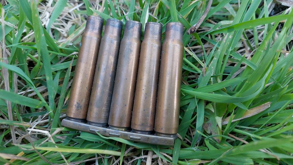 Duitse lege 7,92 hulzen op clip voor k98, Verzamelen, Ophalen of Verzenden, Duitsland, Hulzen of Bodemvondsten
