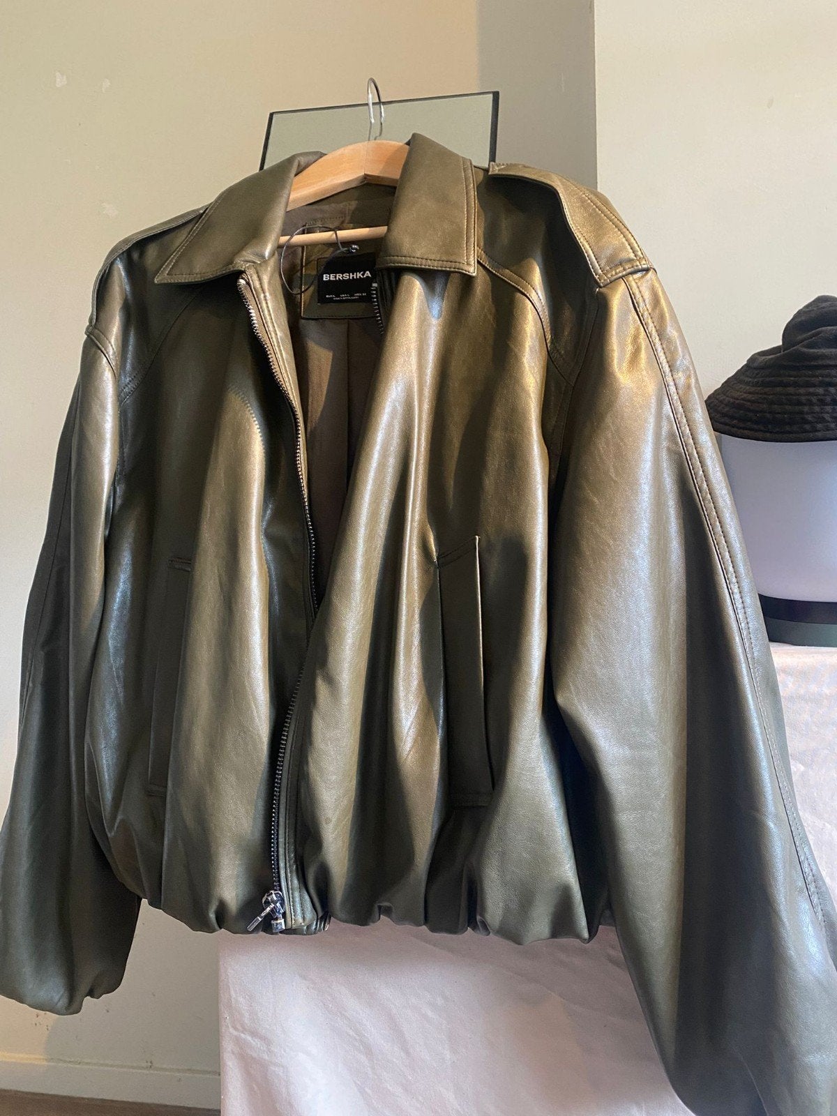Bershka jas, Kleding | Dames, Jassen | Winter, Ophalen, Bruin, Maat 42/44 (L), Bershka