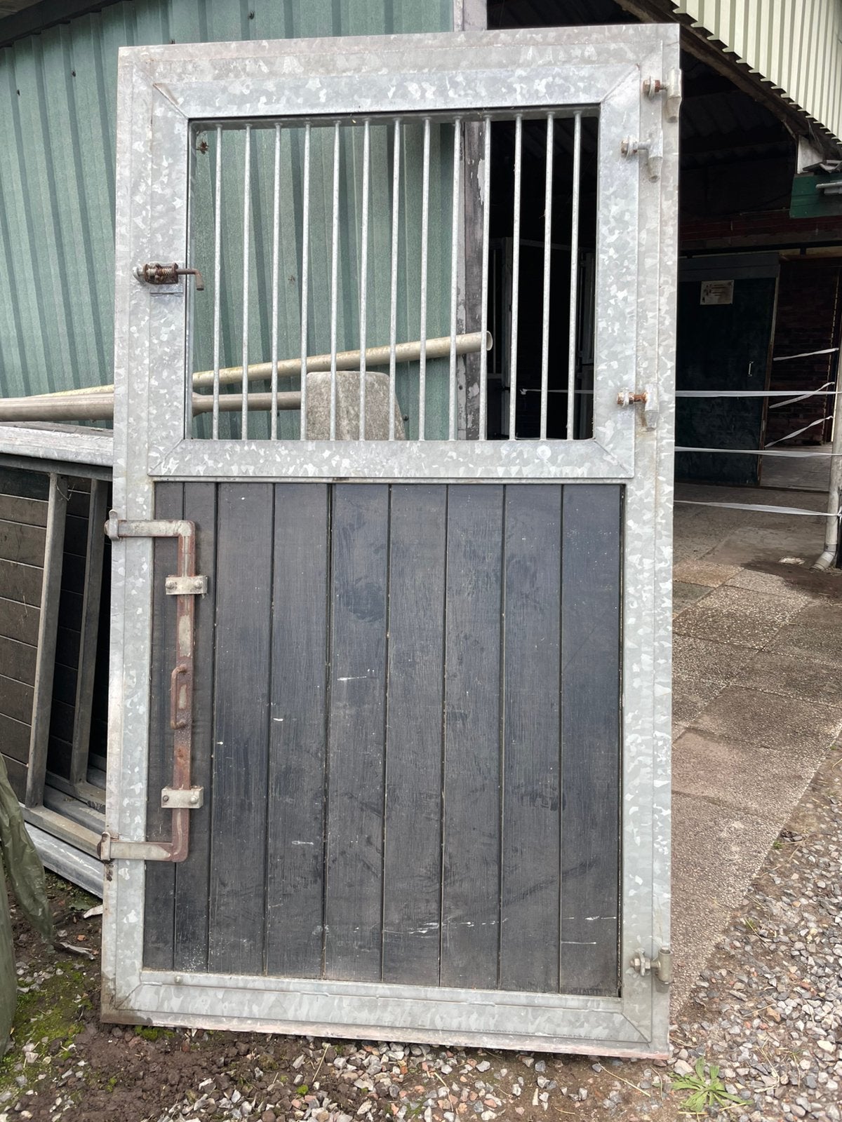 2 complete staldeuren met kozijn, Dieren en Toebehoren
