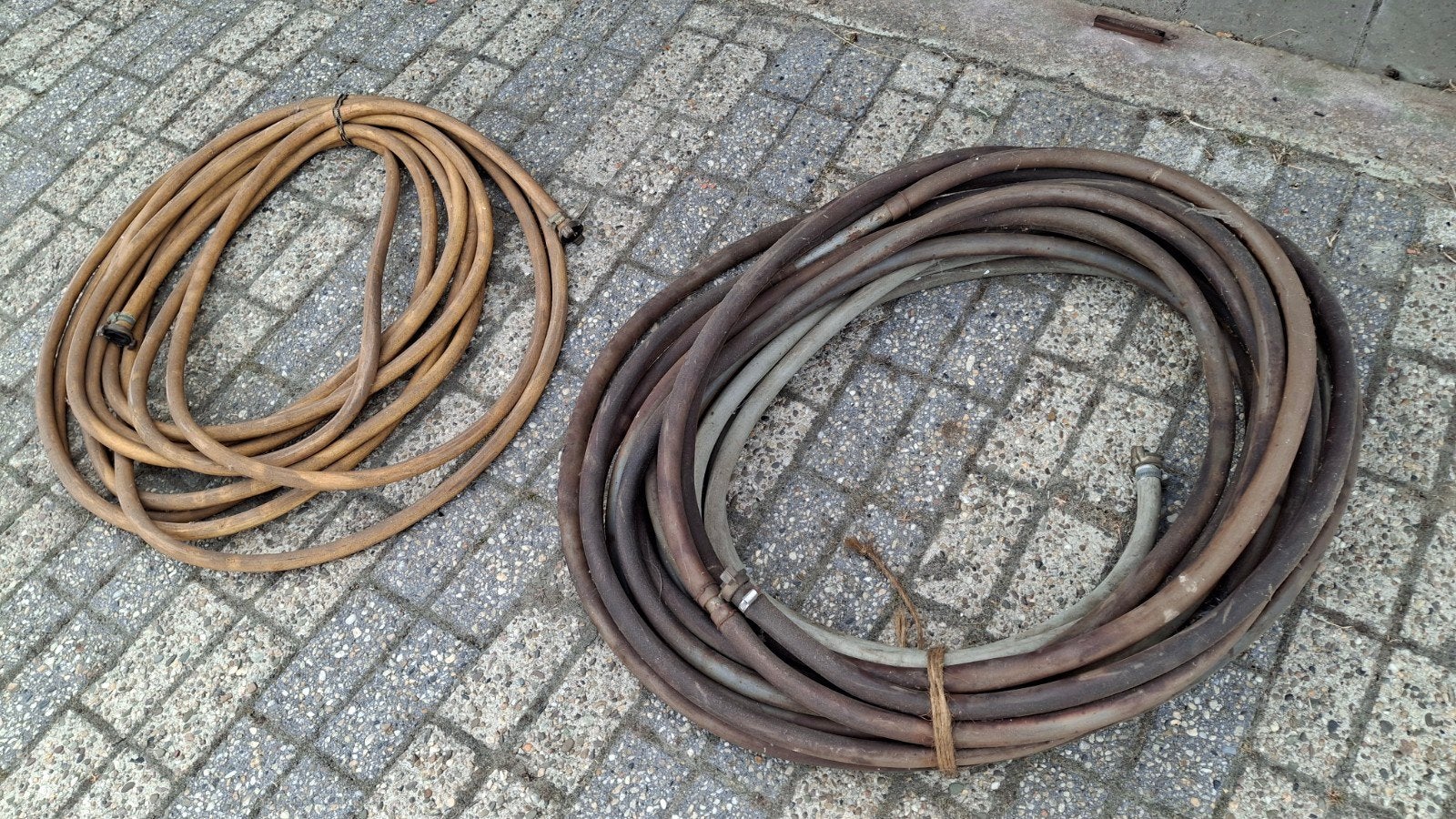 Twee dikke waterslangen - 35 meter, Tuin en Terras, Tuinslangen, Ophalen