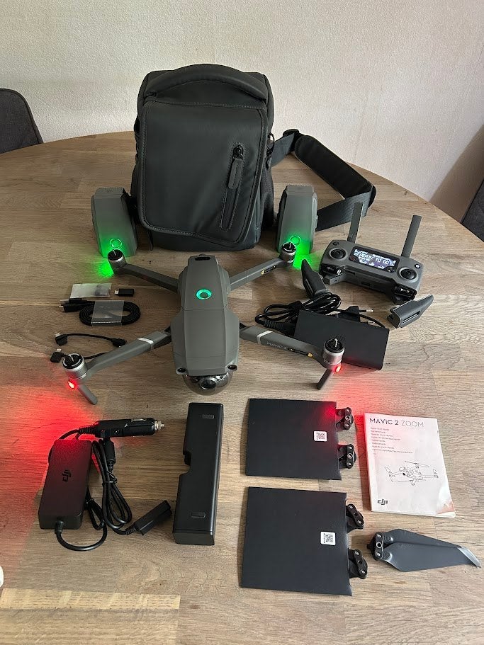 DJI Mavic 2 Zoom + Fly More kit (weinig vlieguren), 250 tot 900 gram, 30 tot 45 minuten, Cameradrone, Return to Home