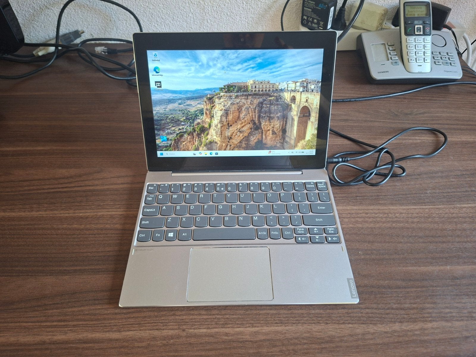 Compacte 2-in-1 Mini Laptop & Tablet – Ideaal op vakantie, Gebruikt, Minder dan 2 Ghz, Ophalen of Verzenden, Amersfoort