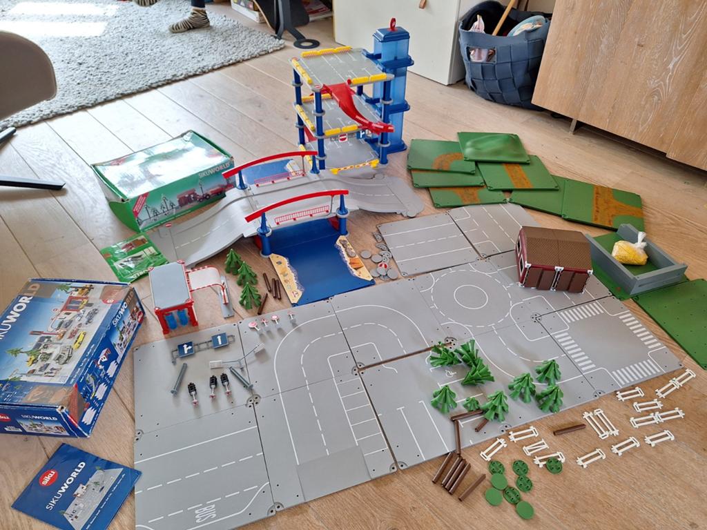 Siku World wegenplaten, brug en parkeergarage, Kinderen en Baby's, Speelgoed | Speelgoedvoertuigen, Ophalen of Verzenden, Gebruikt