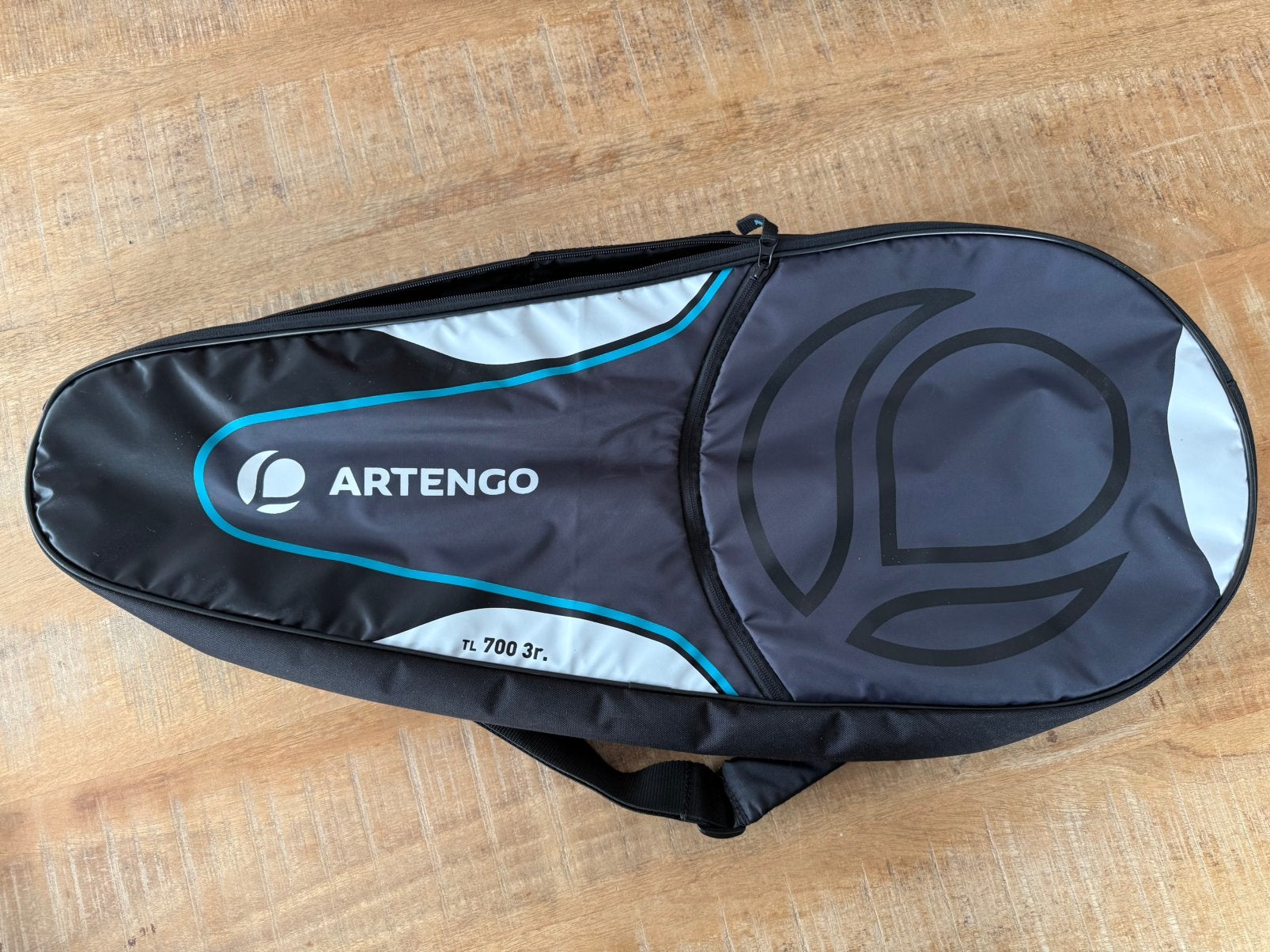 Artengo TL700 tennistas voor maar liefst 3 rackets!!!, Sport en Fitness, Tennis, Overige merken, L00, Ophalen of Verzenden, Zo goed als nieuw