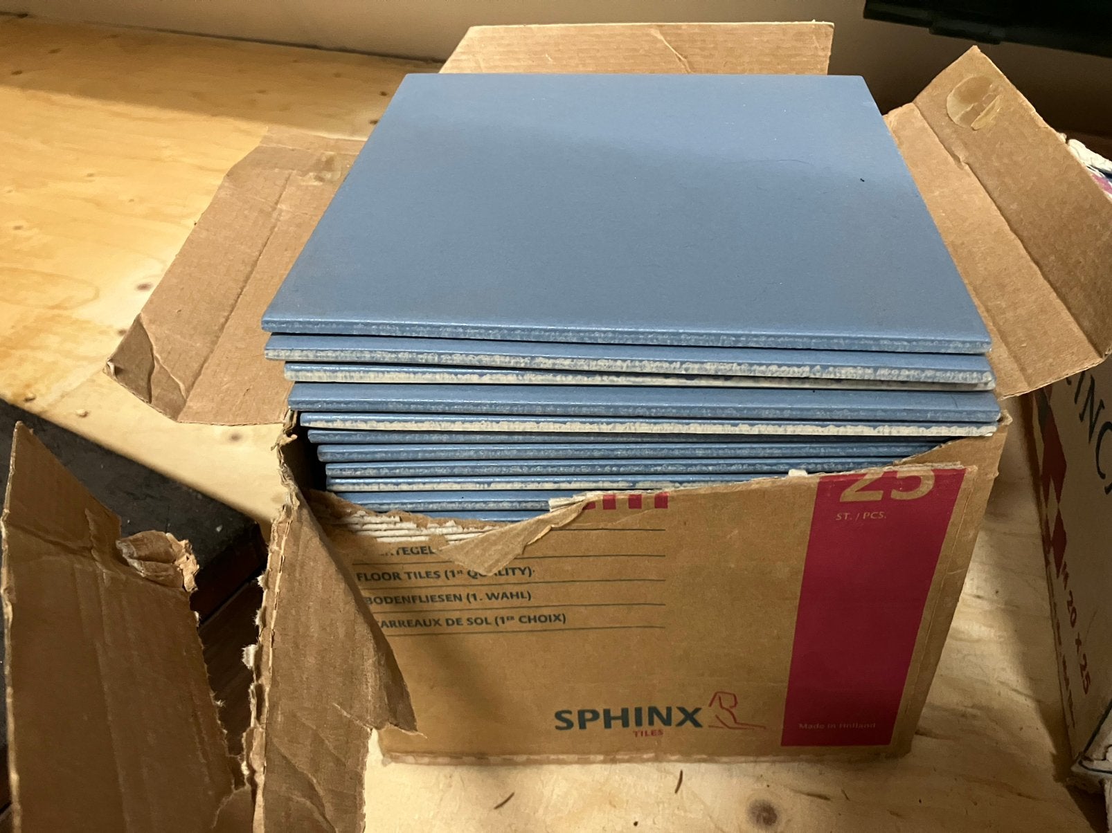 Sphinx en cinca tegels blauw en marmerlook 20x20 en 20x25, Ophalen, Zo goed als nieuw, 20 tot 40 cm, Minder dan 5 m²