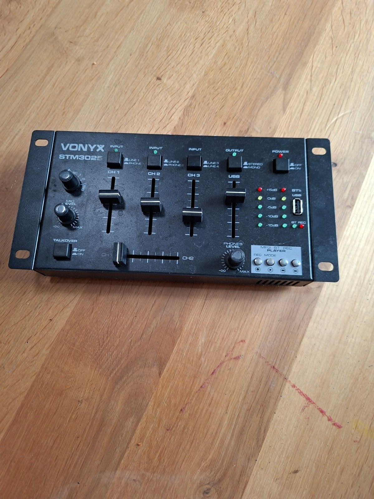 Vonyx STM3025 DJ Mixer - Compacte 3-kanaals mengtafel, Ophalen of Verzenden, Gebruikt, Minder dan 5 kanalen, Microfooningang