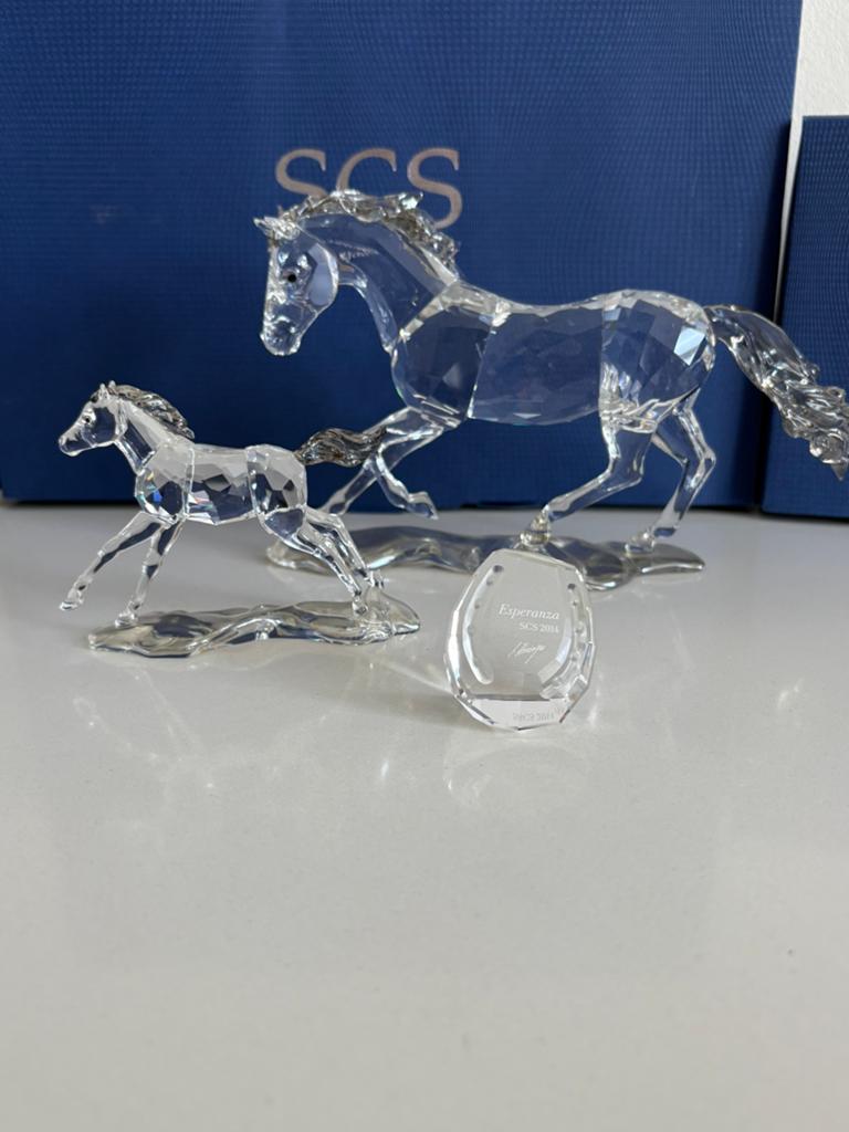 Swarovski scs Esperanza paard met veulen, Ophalen of Verzenden, Zo goed als nieuw, Figuurtje