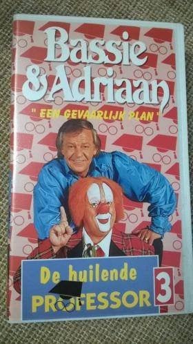 Bassie & Adriaan De huilende professor Delen 2 en 3, Cd's en Dvd's, Alle leeftijden, Ophalen of Verzenden, VHS