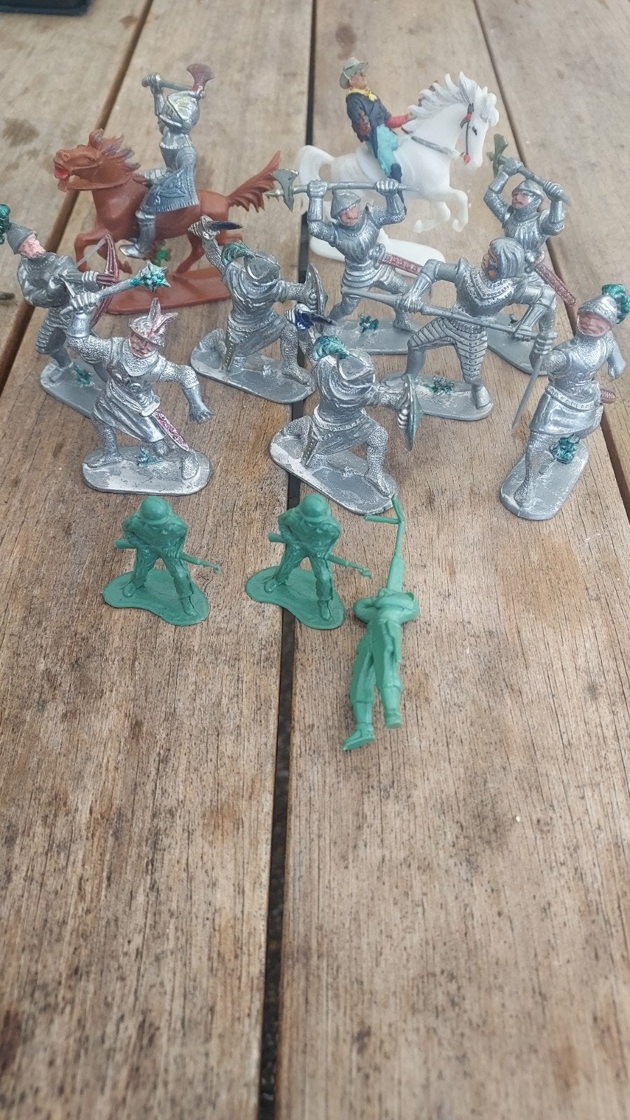 Vintage Speelgoed Soldaten: Ridders en Groene Legerpoppetjes, Ophalen of Verzenden, Gebruikt