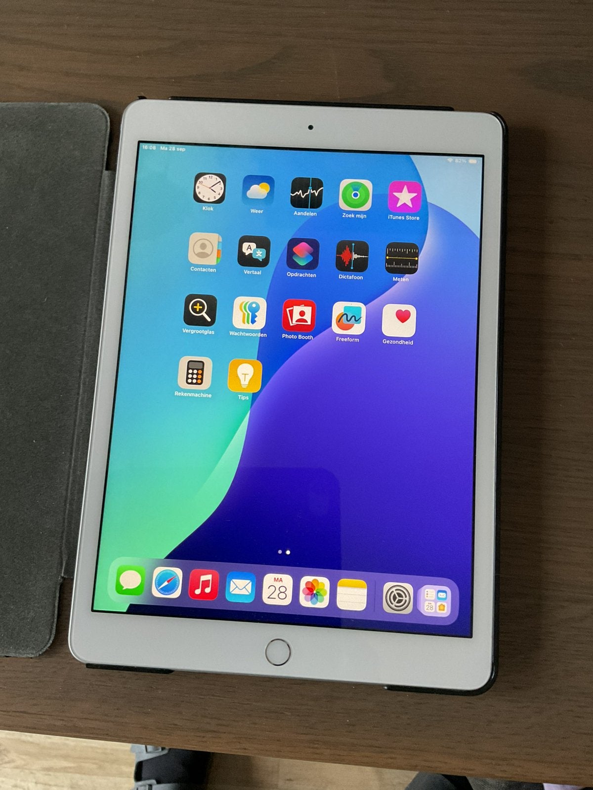 ipad  7e  generatie…a 2197…10,2 inch..zo  goed  als  nieuw, Computers en Software, 10 inch, 32 GB, Apple iPad, Wit