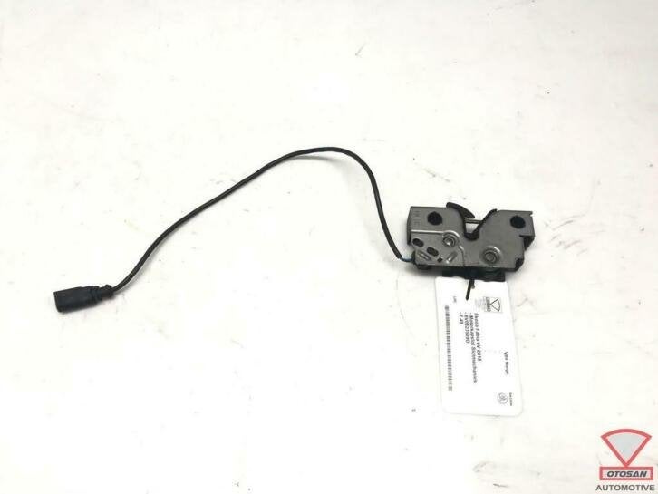 skoda fabia motorkapslot motorkap slotmechaniek 6v0823509d, Skoda, Skoda Auto a.s., Gebruikt, Infoline@skoda-auto.cz