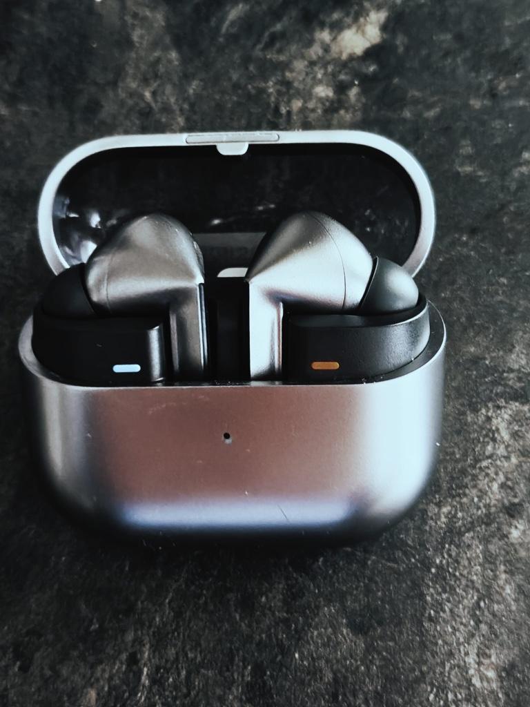 Samsung Earpods Pro 3, Telecommunicatie, Mobiele telefoons | Oordopjes, Zo goed als nieuw, In oorschelp (earbud), Samsung, Zilver