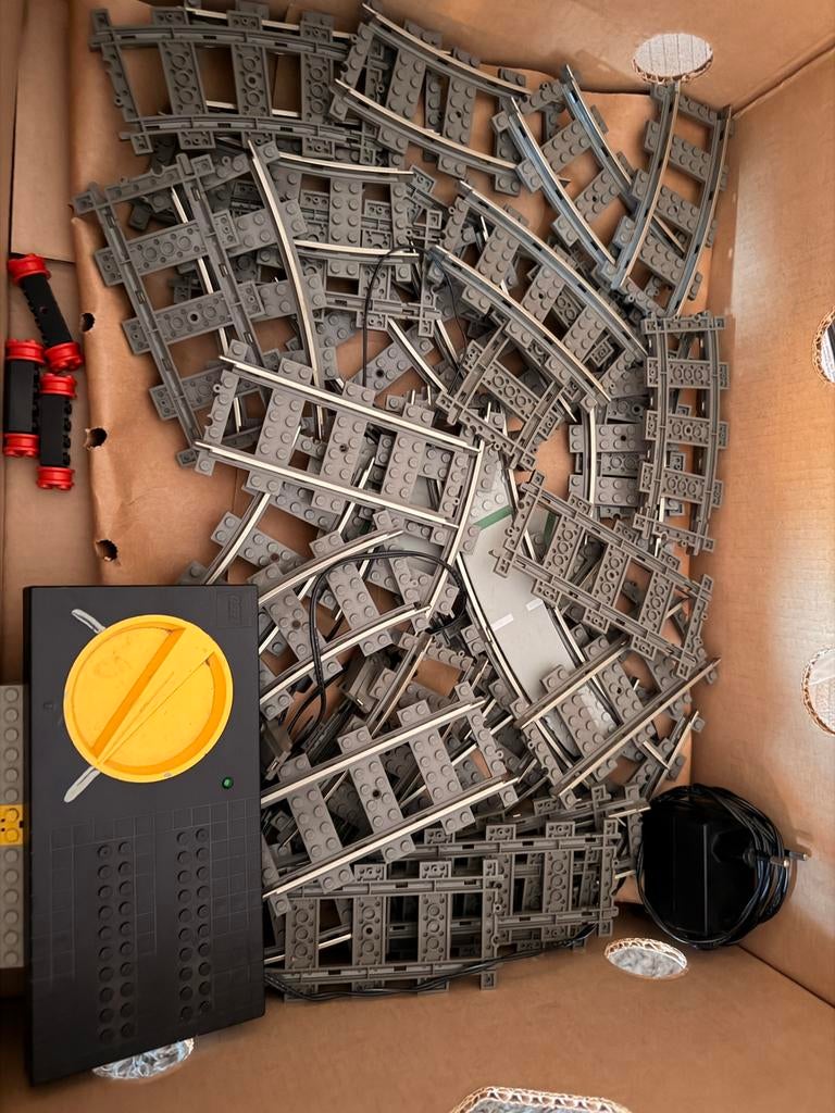 Supergave Lego treinset incl elektrische trein op rails!, Overige thema's, Lego, Ophalen of Verzenden, Inclusief minifiguren