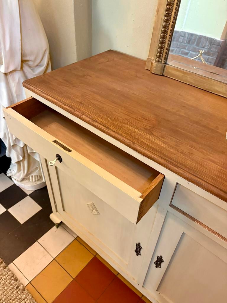 Leuke Commode/ dressoir met houten blad, landslijl wonen, Ophalen, Hoofdstraat 15 de steeg, Info@ilfienile.nl, Zo goed als nieuw