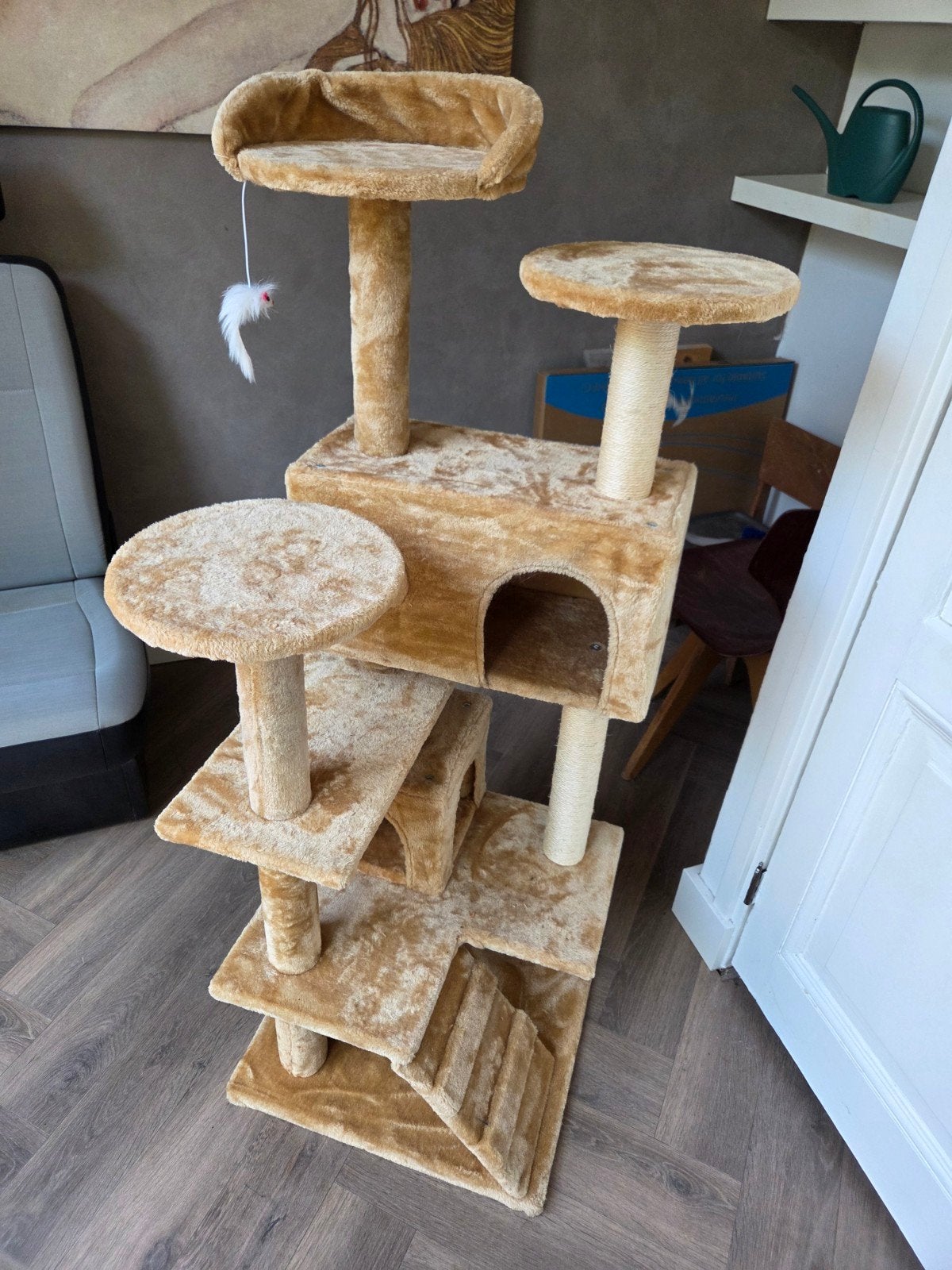 Katten huisje/ krabpaal in beige (nieuwprijs €69,99), Ophalen, Zo goed als nieuw