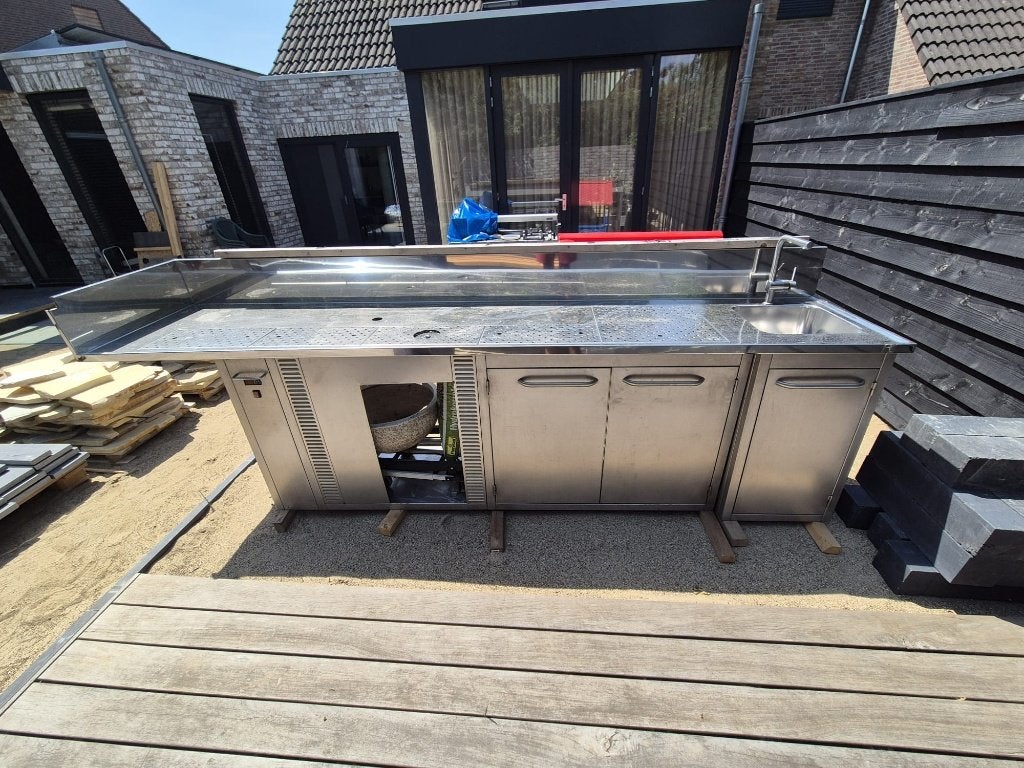 Robuuste RVS buitenkeuken met spoelbak en opbergruimte, Ophalen, Zo goed als nieuw, Elektrisch