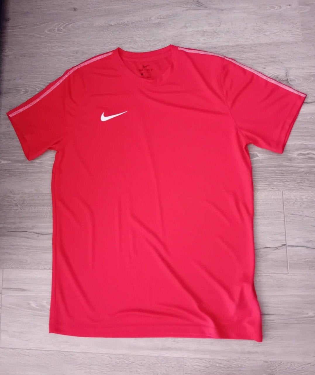 Nike Sportschirt Rood Maat L.  Nieuw!, Ophalen, Maat 42/44 (L), Nike, Nieuw