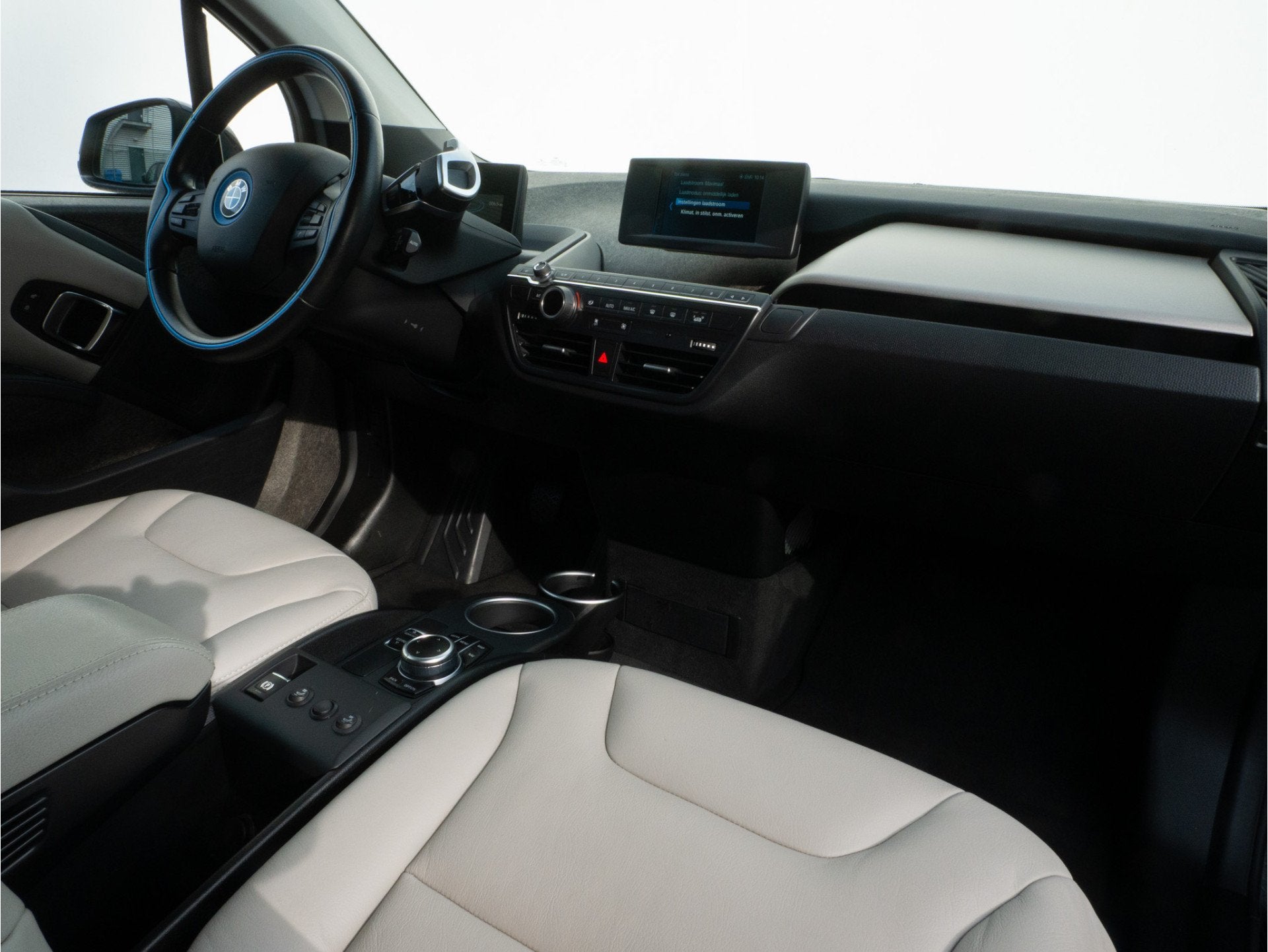 BMW i3 Basis 120Ah 42 kWh SOH 96% Leer/ Stoelverwarming/ Ful, Automaat, Achterwielaandrijving, 170 pk, Automatische klimaatregeling