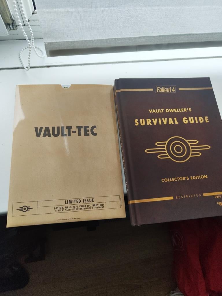 Fallout 4 VAULT DWELLER'S SURVIVAL GUIDE, Ophalen, Nieuw, Overige uitgevers, Engels