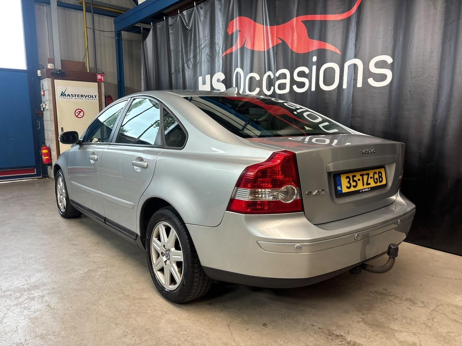 Volvo S40 1.8 Airco NAP PDC Cruise Elek. ramen, Auto's, Voorwielaandrijving, Gebruikt, Zwart, Sedan