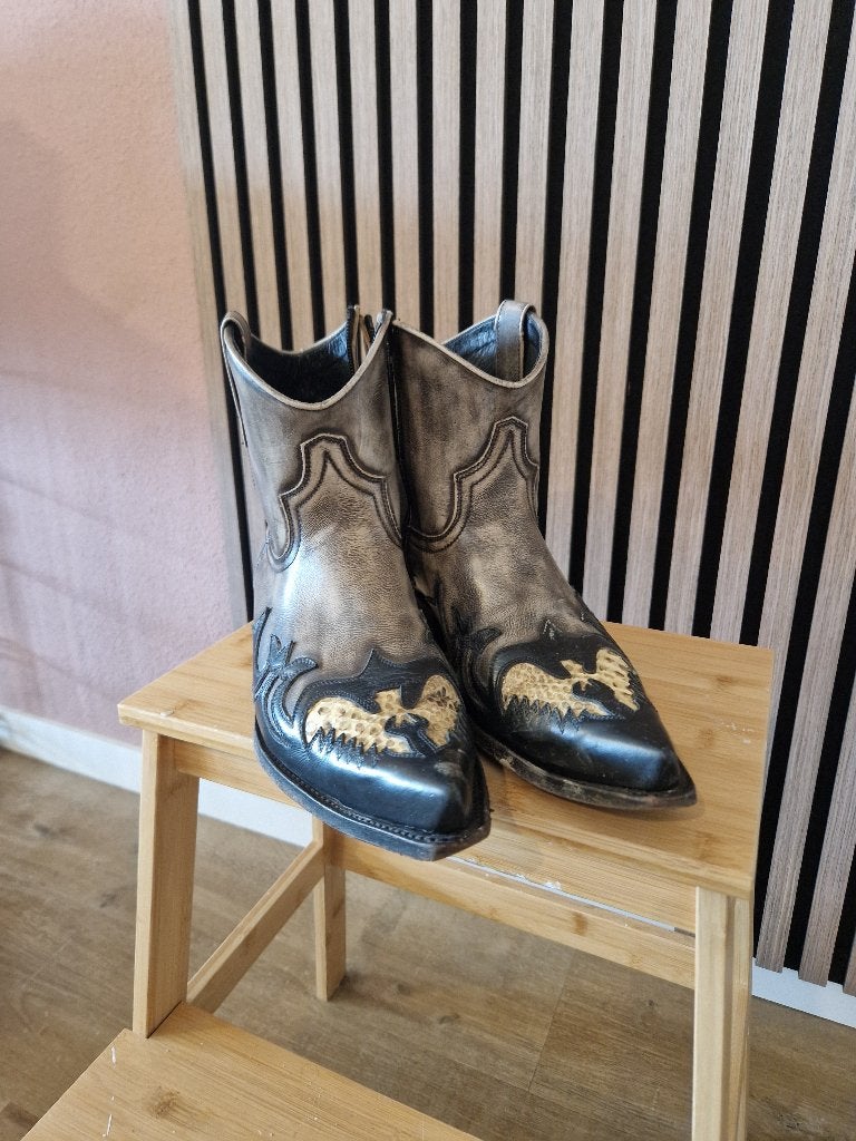 Stoere cowboylaarzen in grijs en zwart, Sendra, Overige kleuren, Boots, Ophalen of Verzenden