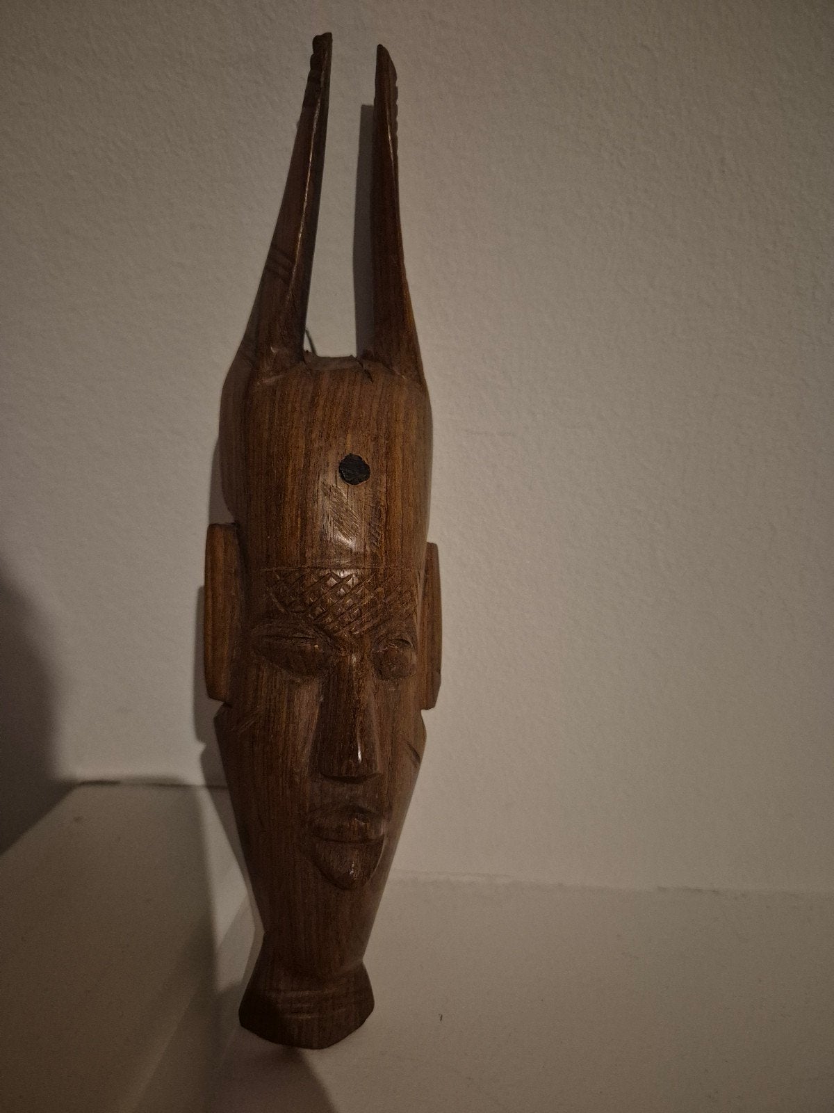 Houten Afrikaans Masker met Hoorns - Handgesneden Kunst, Antiek en Kunst, Overige onderwerpen, Handgemaakt, 20 - 50 cm, Hout