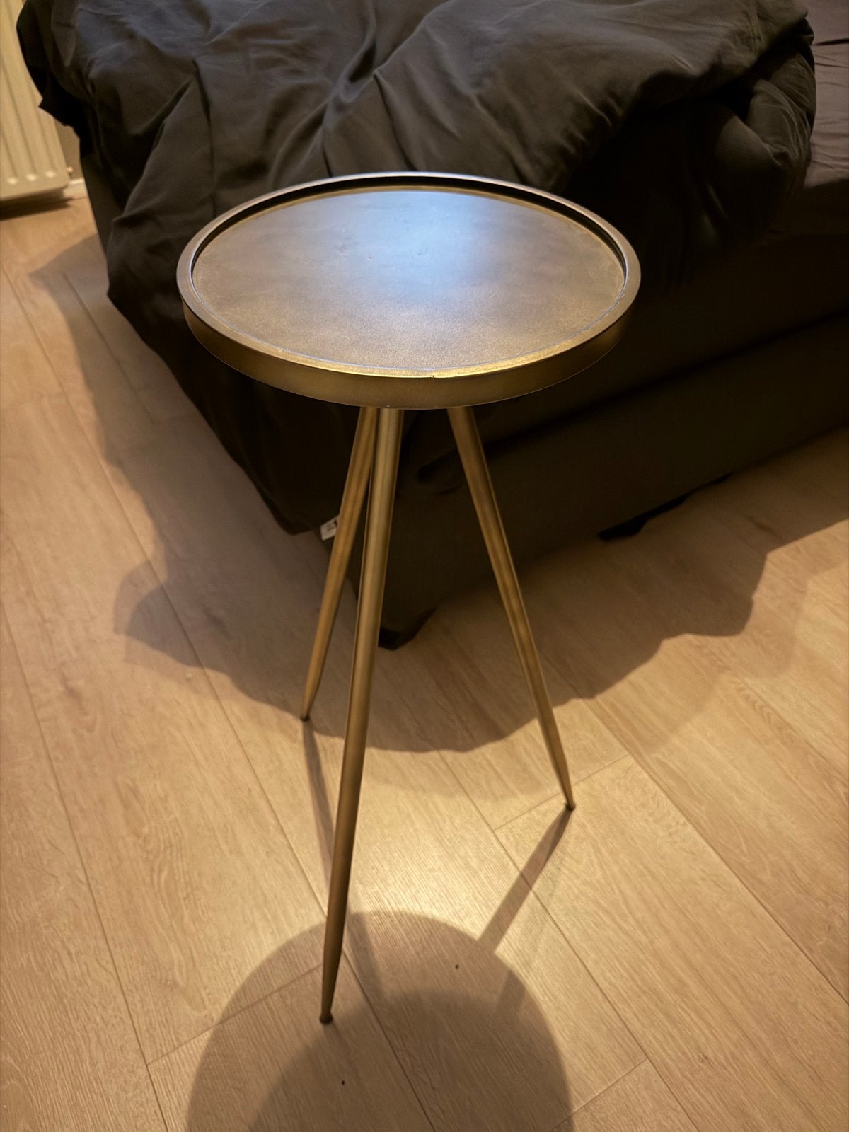 Goudkleurige bijzettafel, Minder dan 55 cm, Gebruikt, Metaal of Aluminium, Rond