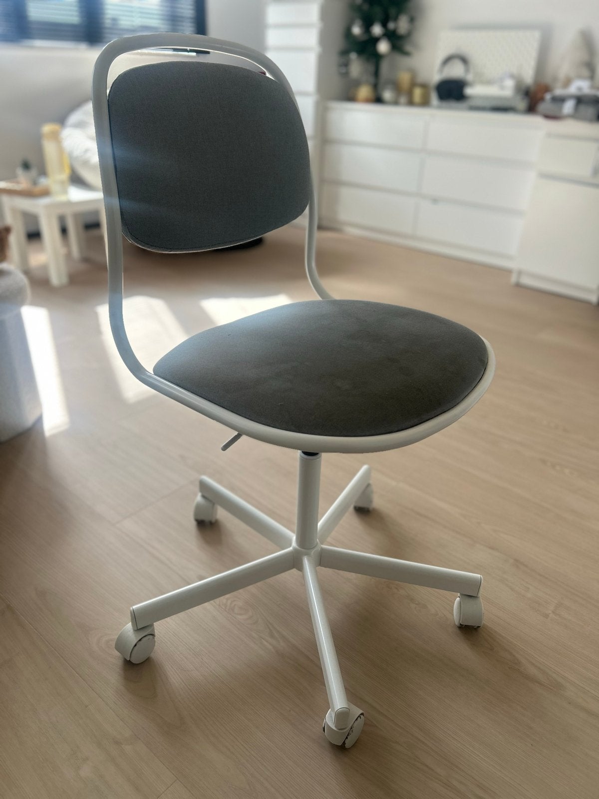 Kinder Bureaustoel grijs/wit, Ophalen, Gebruikt, Eén, Stof