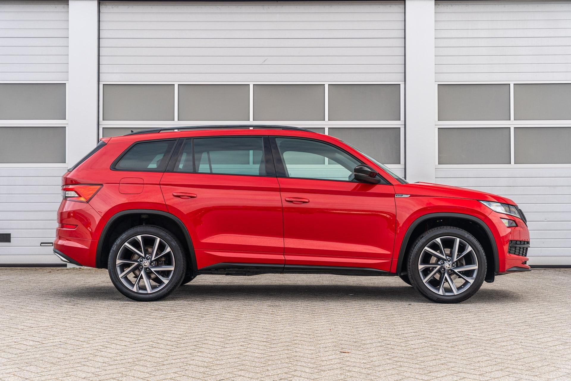 Skoda Kodiaq 1.5 TSI 150pk DSG Sportline Business | Navigati, Auto's, 12 maanden, 4 cilinders, Origineel Nederlands, Bedrijf