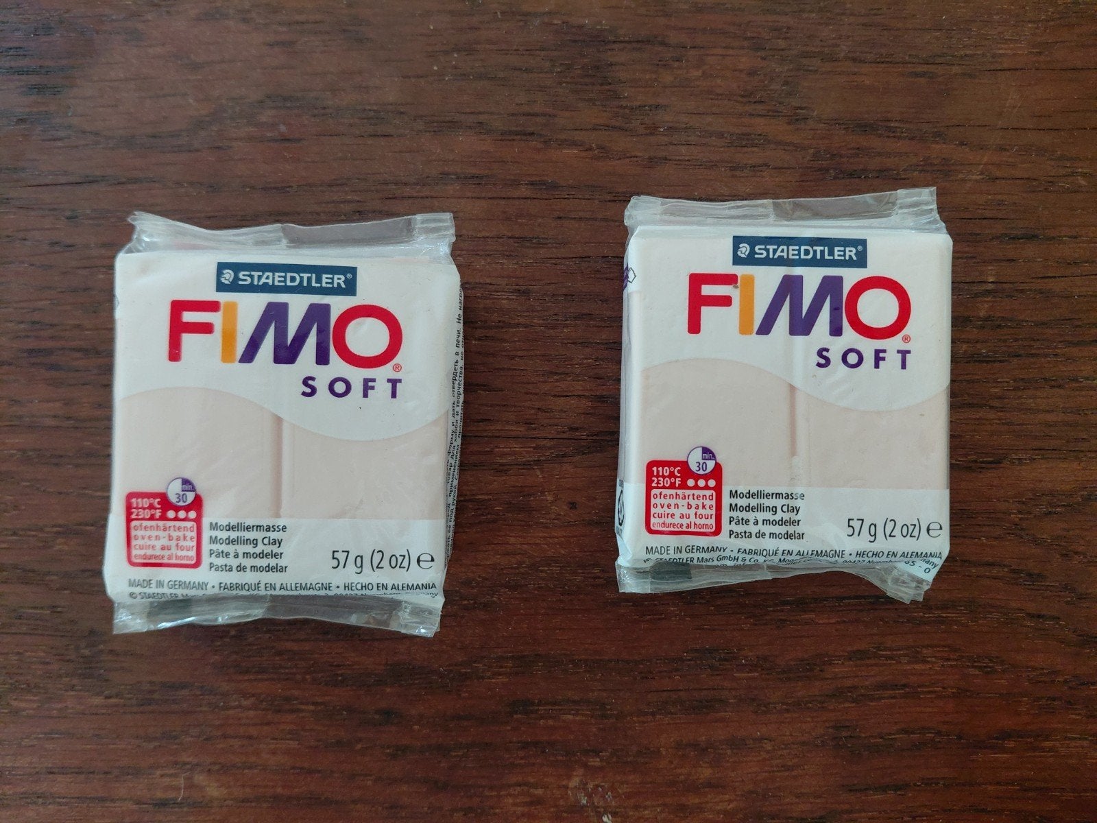 2x Fimo Klei soft kleur 43 flesh light, Ophalen of Verzenden, Winkel, Super of Benzinepomp, Zegels, Bonnen of Punten