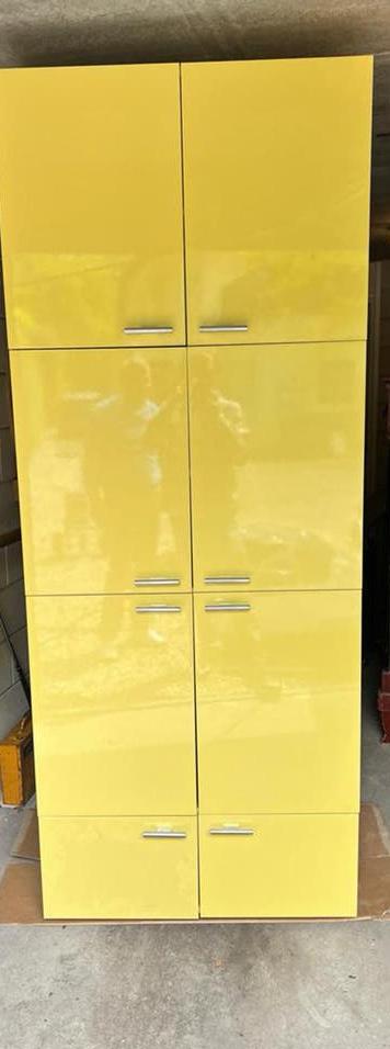Grote Cappelini kast Geel, Huis en Inrichting, Kasten | Lockerkasten, Ophalen, Gebruikt, Design kast