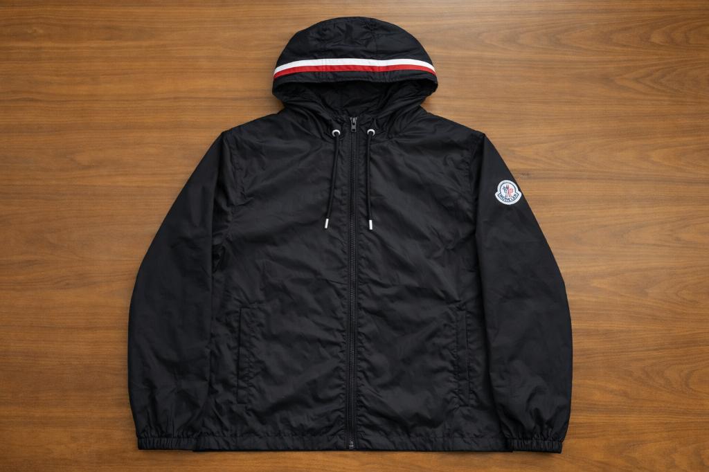 Moncler Windbreaker / laatste!!!!, Maat 52/54 (L), Moncler, Verzenden, Zwart