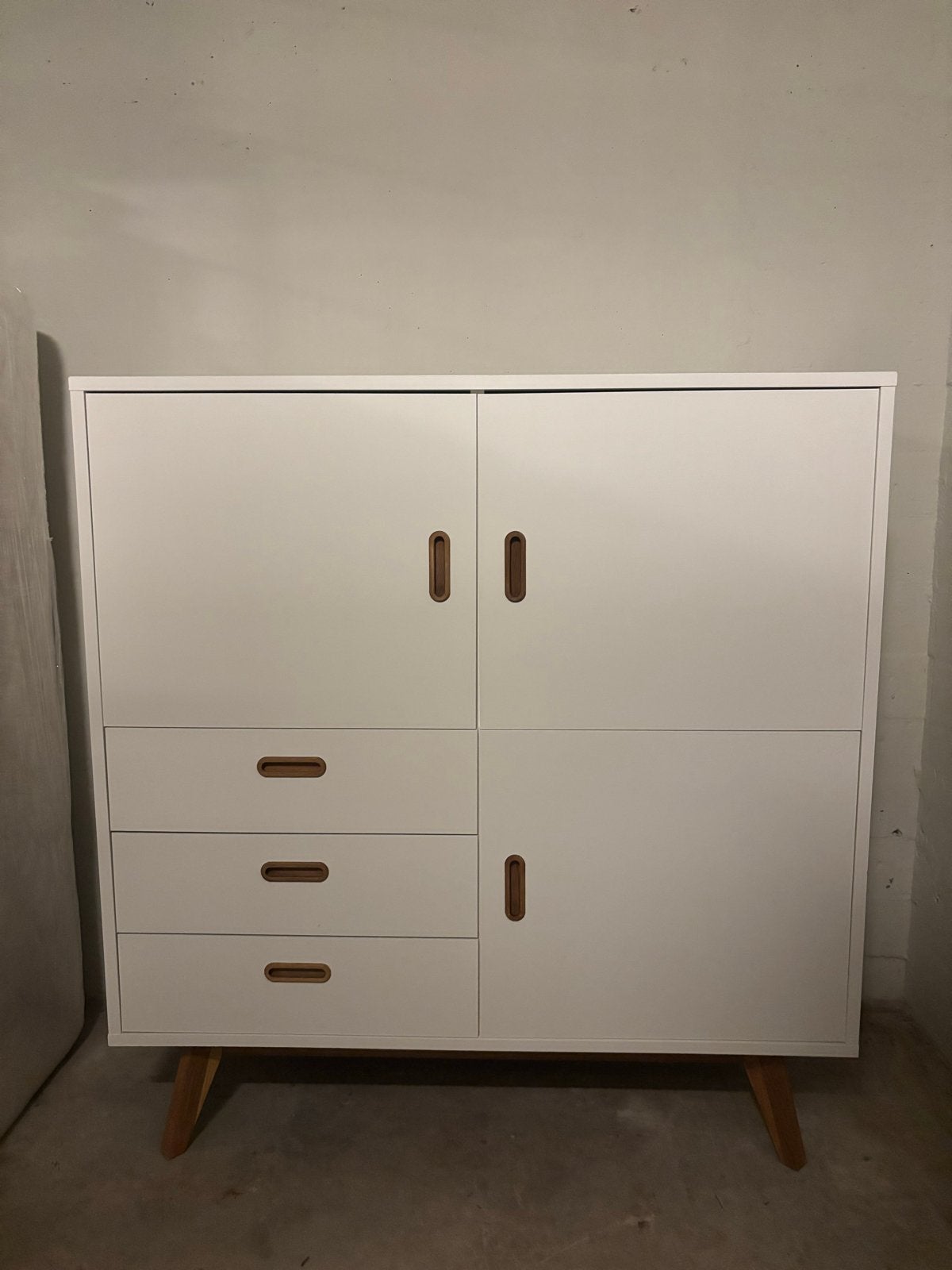 Modern wit kastje met lades en deuren, Ophalen, 100 tot 150 cm, 50 tot 100 cm, Zo goed als nieuw