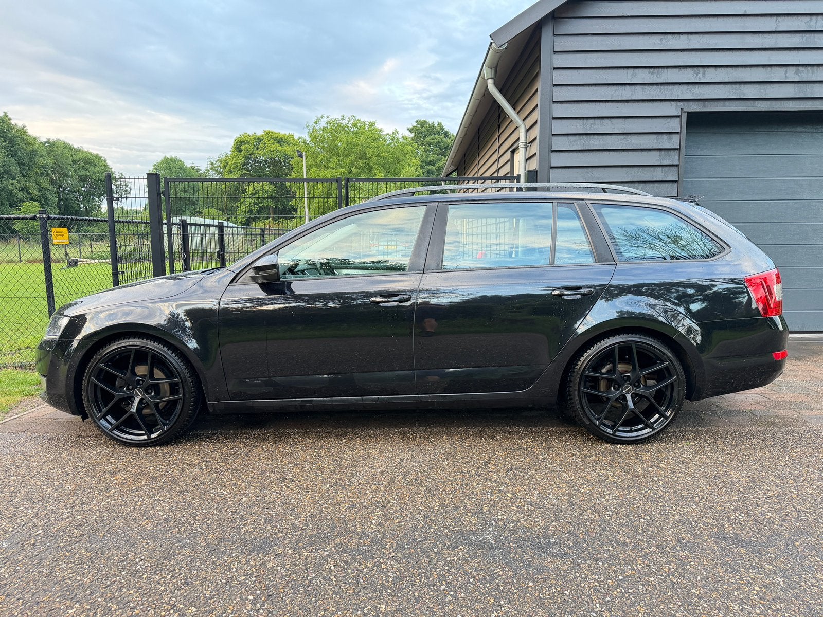 Skoda Octavia 1.2 TSI 77KW Combi 2014 Zwart trekhaak carplay, Auto's, Skoda, Voorwielaandrijving, 1147 kg, 4 cilinders, 620 kg
