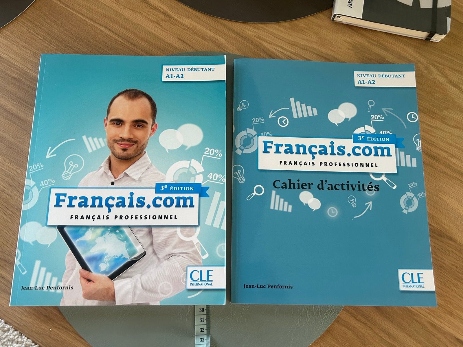 Français A1-A2: Leerboek voor professionals, Boeken, Ophalen of Verzenden, Zo goed als nieuw, Non-fictie
