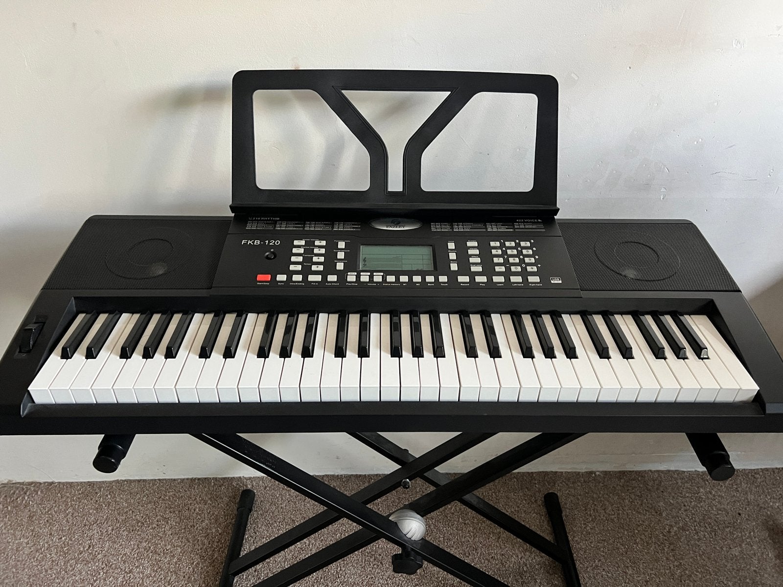 Fazley FKB-120 Keyboard met standaard en bladmuziekhouder, 61 toetsen, Zo goed als nieuw, Aanslaggevoelig, Ophalen