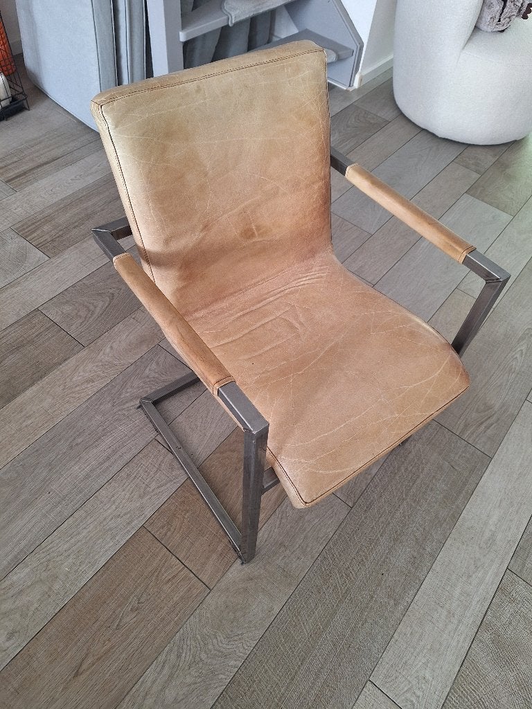 Eetkamerstoelen, Ophalen, Gebruikt, Bruin, Lederen stoel met roestvrijstalen frame.