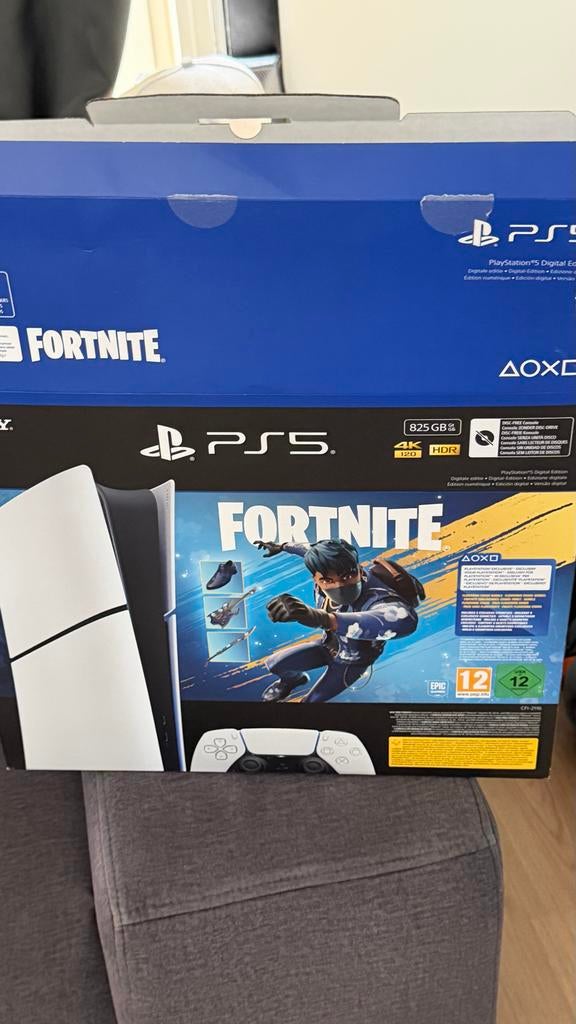 PS5 Digital Edition Fortnite Bundle + Controller & Headset, Spelcomputers en Games, Spelcomputers | Sony PlayStation 5, Ophalen of Verzenden