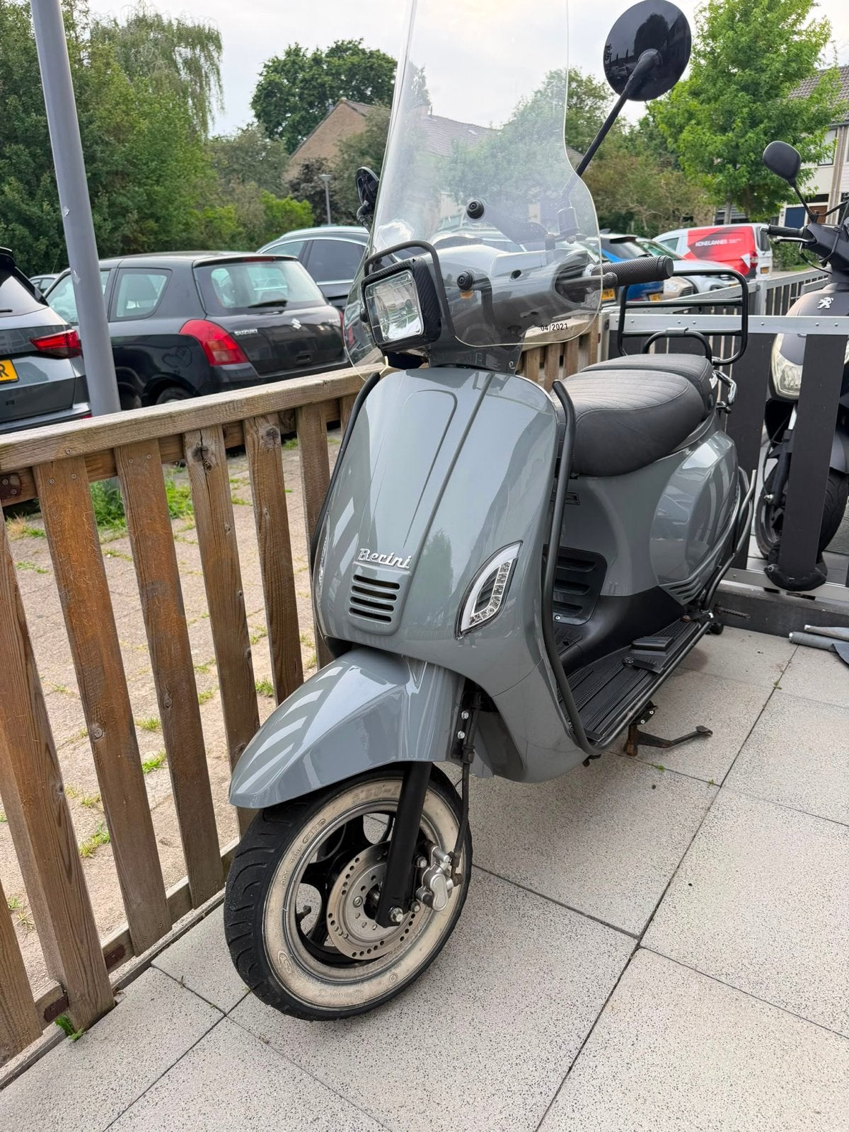 Berini Napoli Scooter, slot en twee helmen, Ophalen, Gebruikt, Benzine, Overige merken
