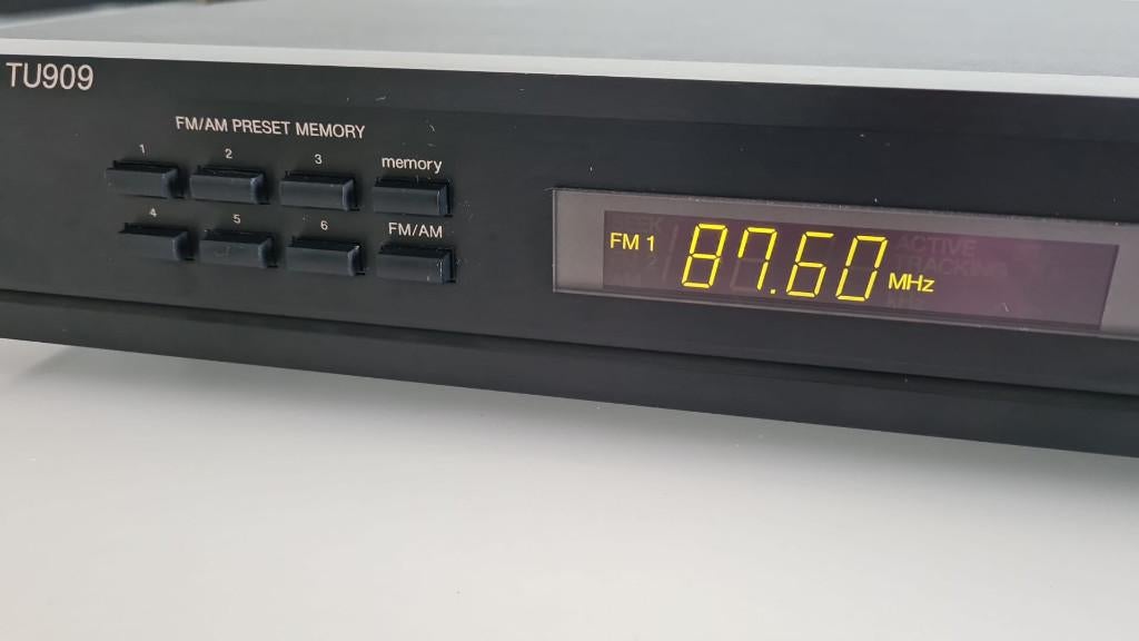 Harman Kardon TU909 Digitale Tuner zwart izgs Vintage audio, Ophalen of Verzenden, Zo goed als nieuw