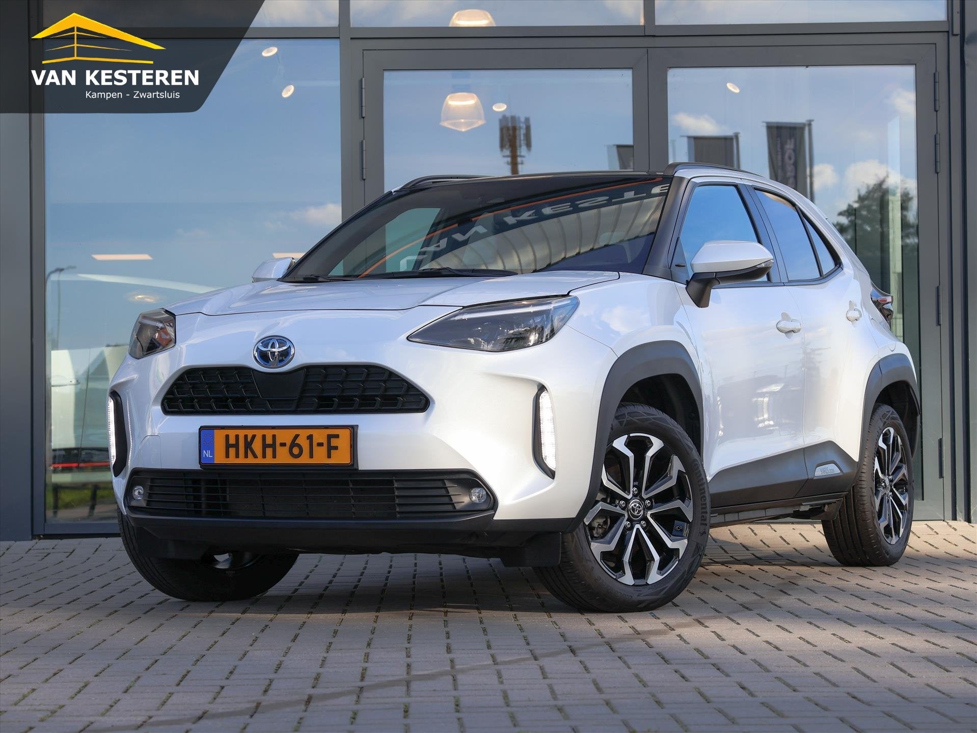 TOYOTA Yaris Cross 1.5 VVT-I Hybrid 116pk CVT Dynamic / Pano, Stof, Gebruikt, Wit, 1490 cc
