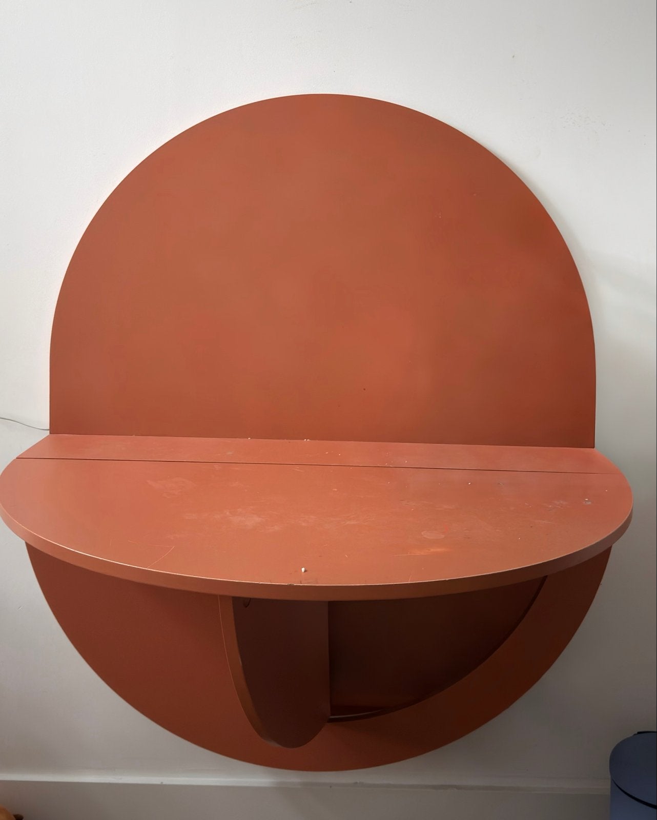Wandplank in terracotta kleur - Halfrond design, Ophalen, Gebruikt