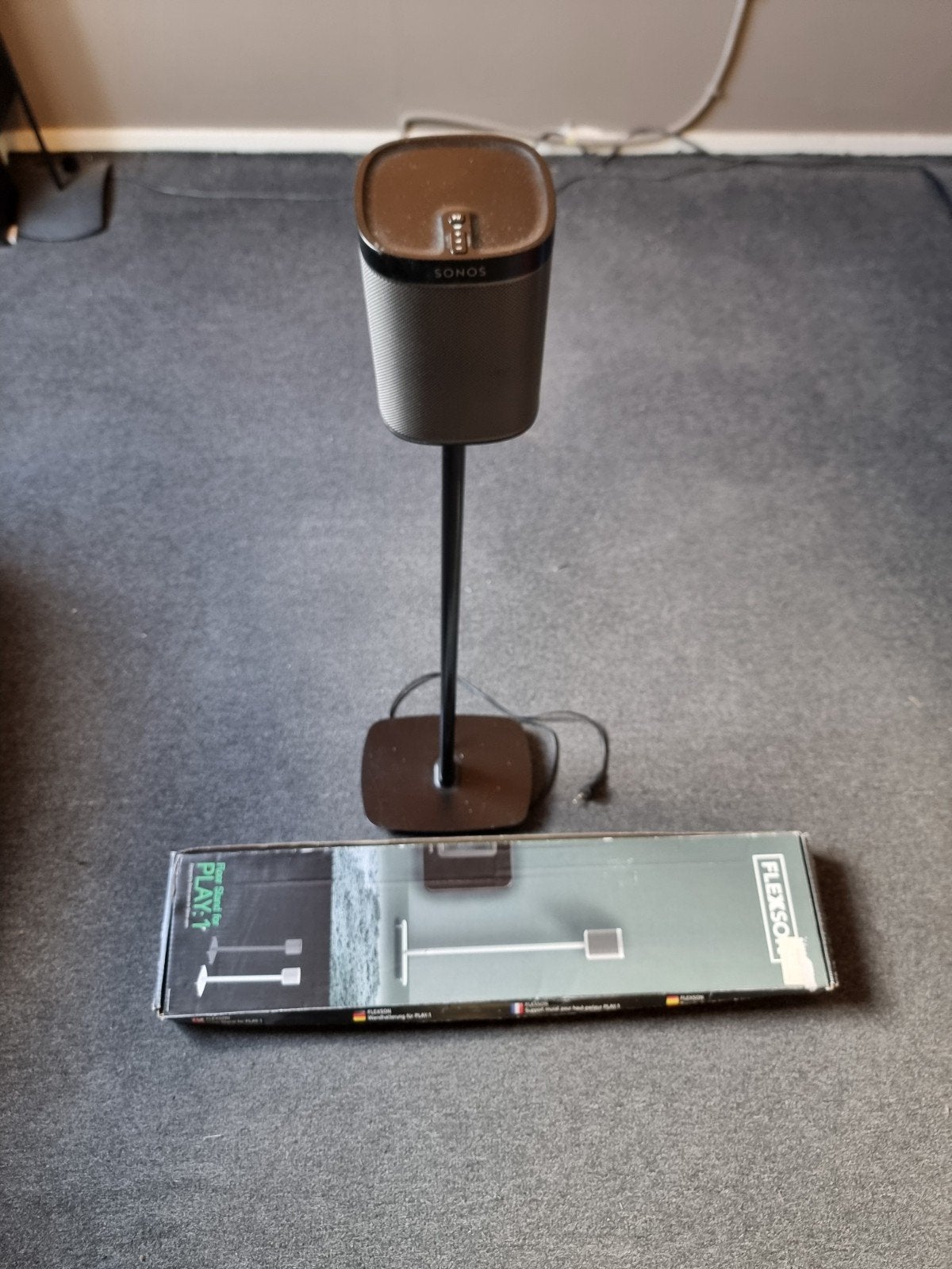 Foto 3 van sonos one op standaard